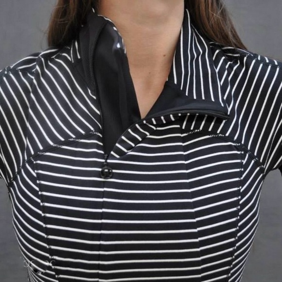 NWT Lululemon Base Runner Black & White Striped Half Zip Pullover Size… - Picture 3 of 6